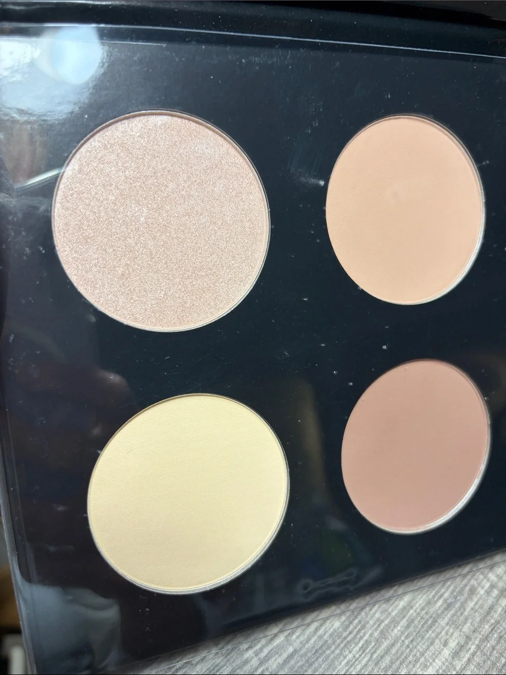 🌹5 for $25🌹 Ellen Tracy Contour Palette